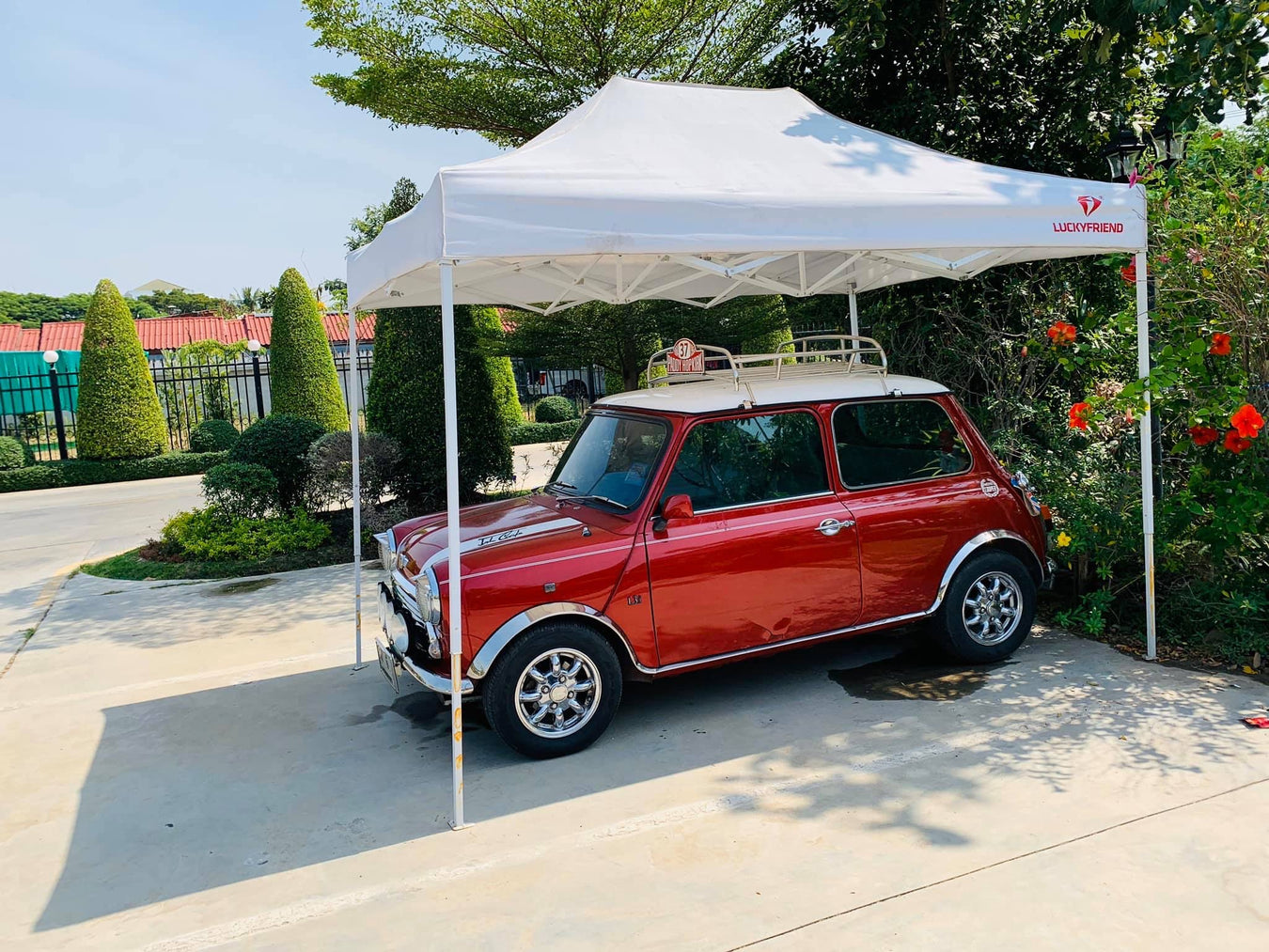 เต็นท์จอดรถ ที่จอดรถชั่วคราว ดูแลรักษารถของคุณให้สวยงาม ด้วยเต็นท์กันแดดกันฝนที่แข็งแรงของ LUCKYFRIEND